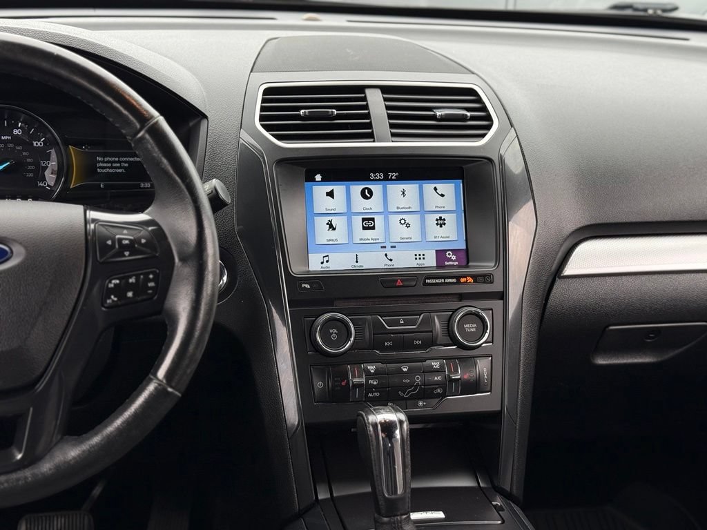 Used 2017 Ford Explorer XLT w/ Equipment Group 202A AWD/4WD image 19