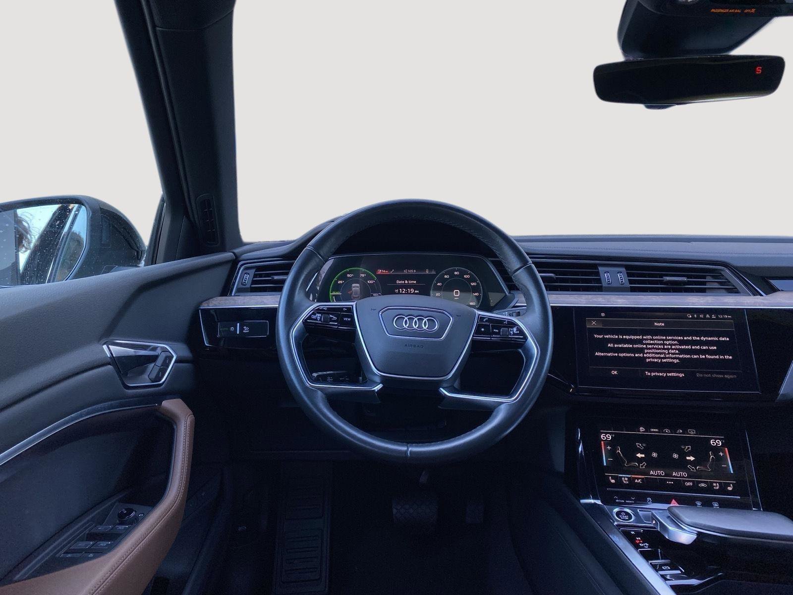 Used 2022 Audi e-tron Premium Plus w/ Premium Plus Package image 13