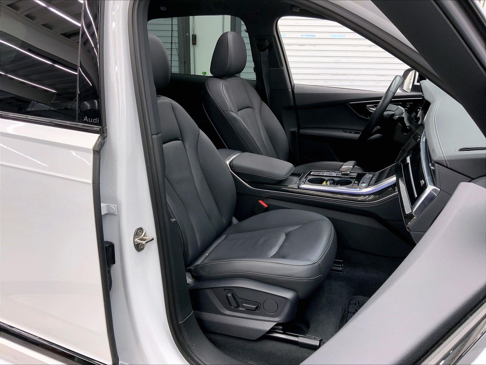 Certified 2025 Audi Q7 3.0T Premium Plus w/ Premium Plus Package AWD/4WD image 6