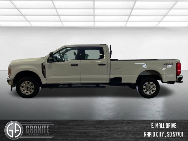 Used 2024 Ford F350 XLT image 2
