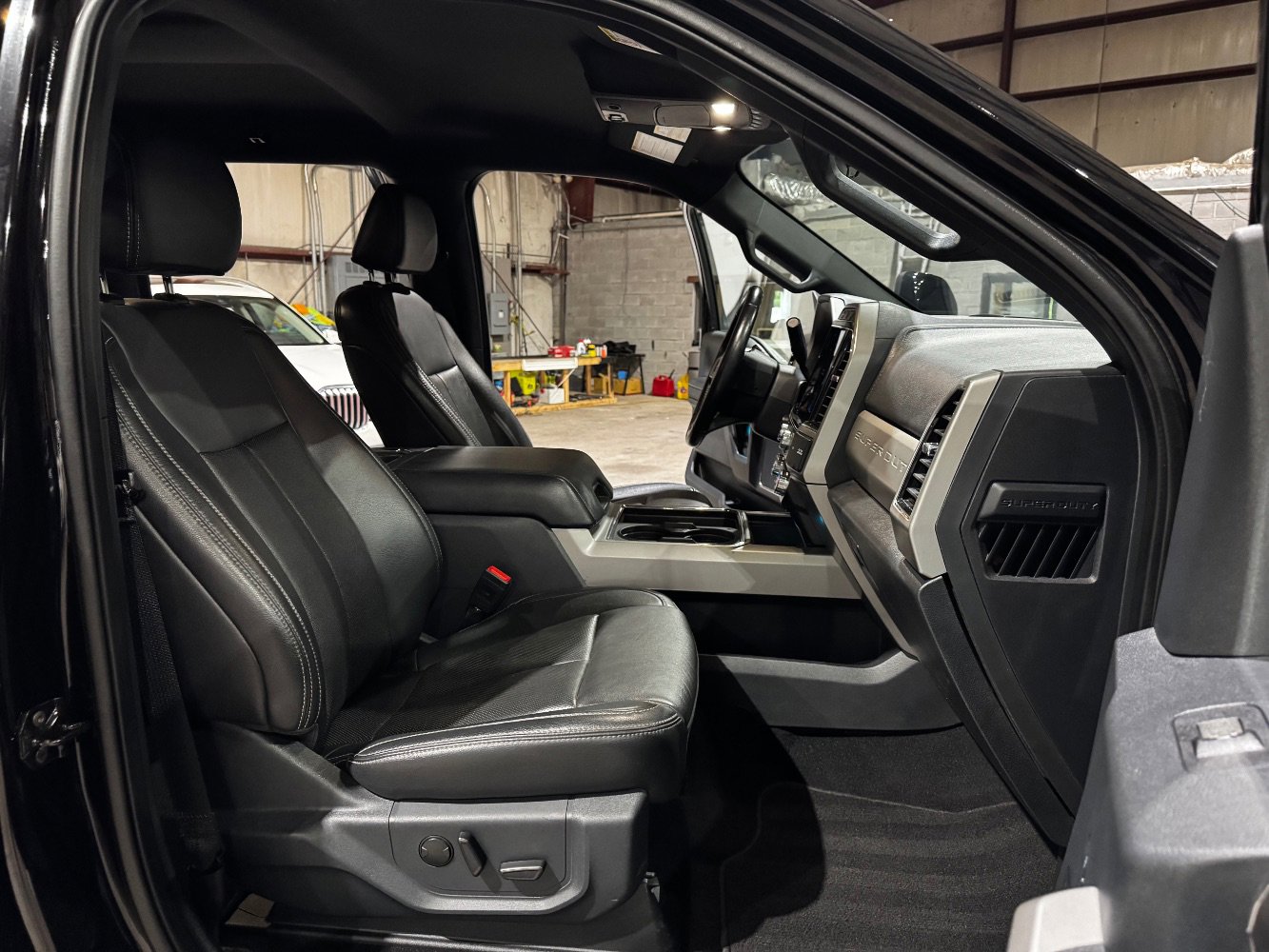 Used 2022 Ford F250 Lariat w/ Lariat Ultimate Package image 26