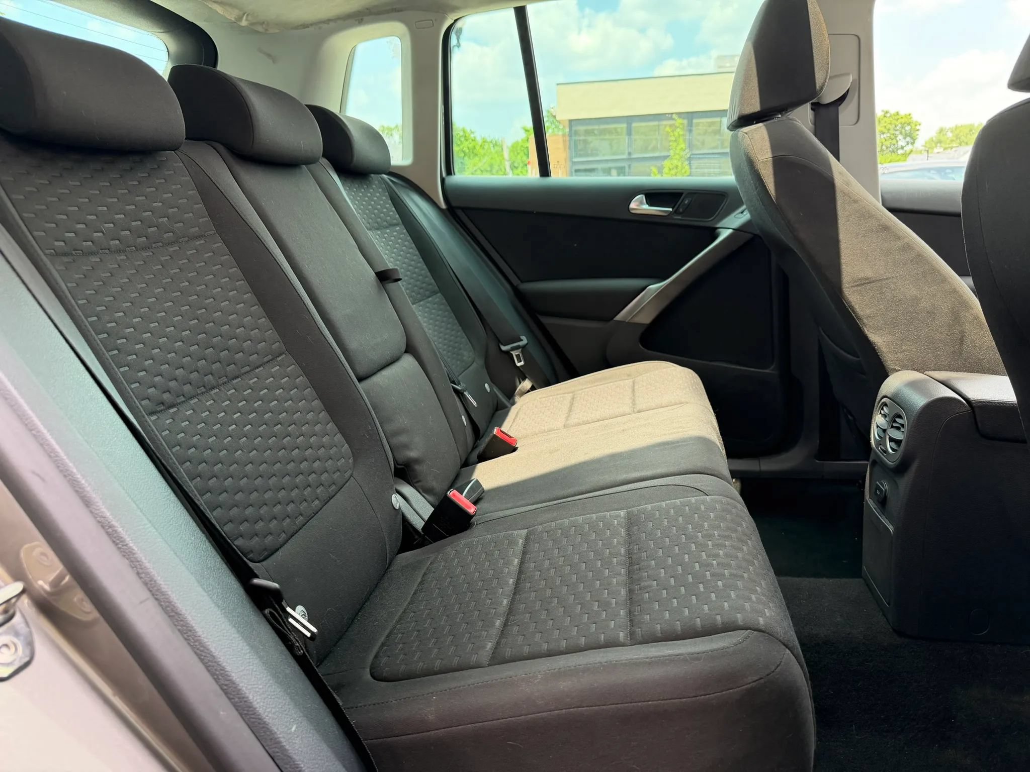 Used 2009 Volkswagen Tiguan S FWD image 12