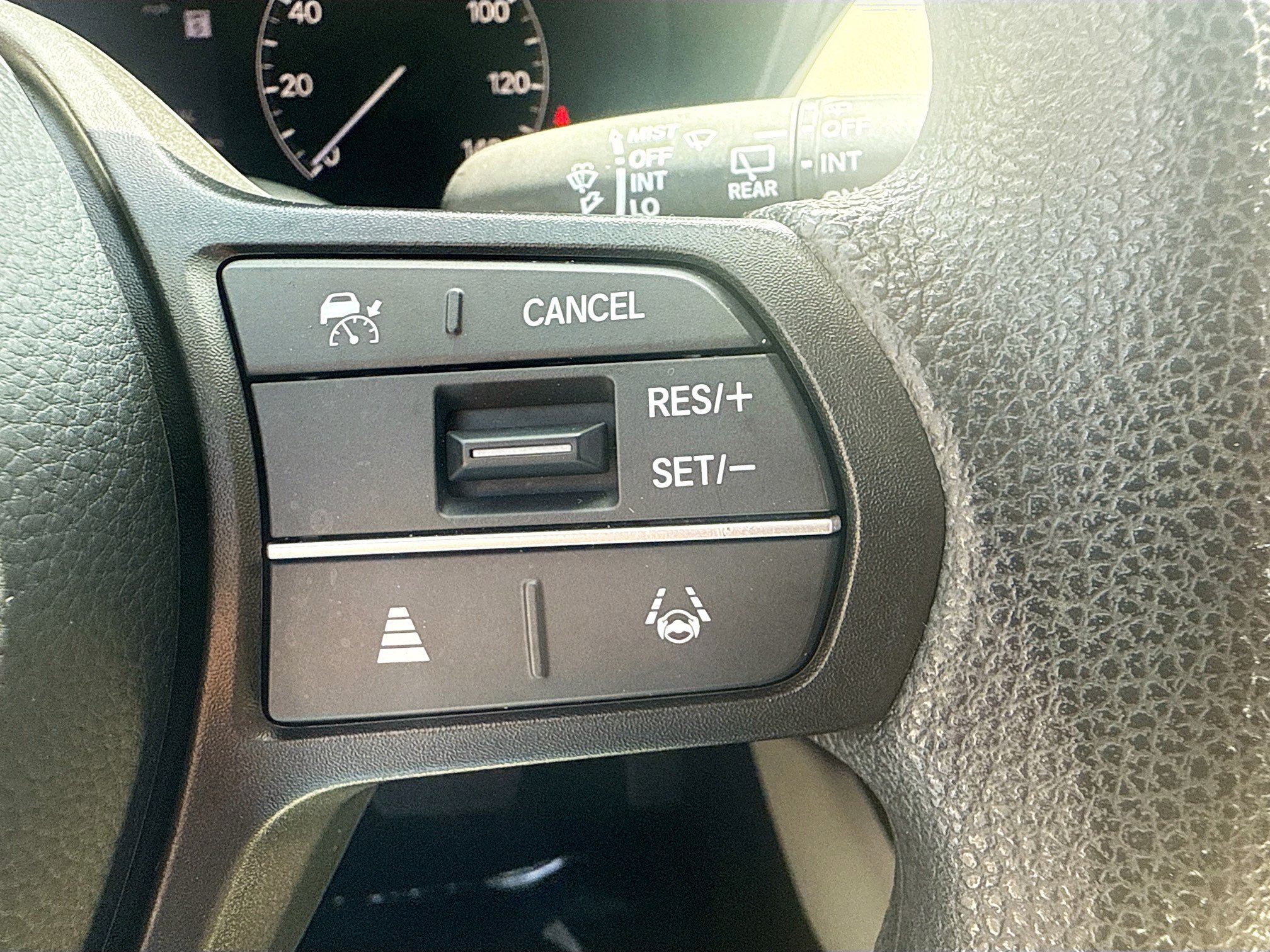 Used 2024 Honda HR-V LX image 36
