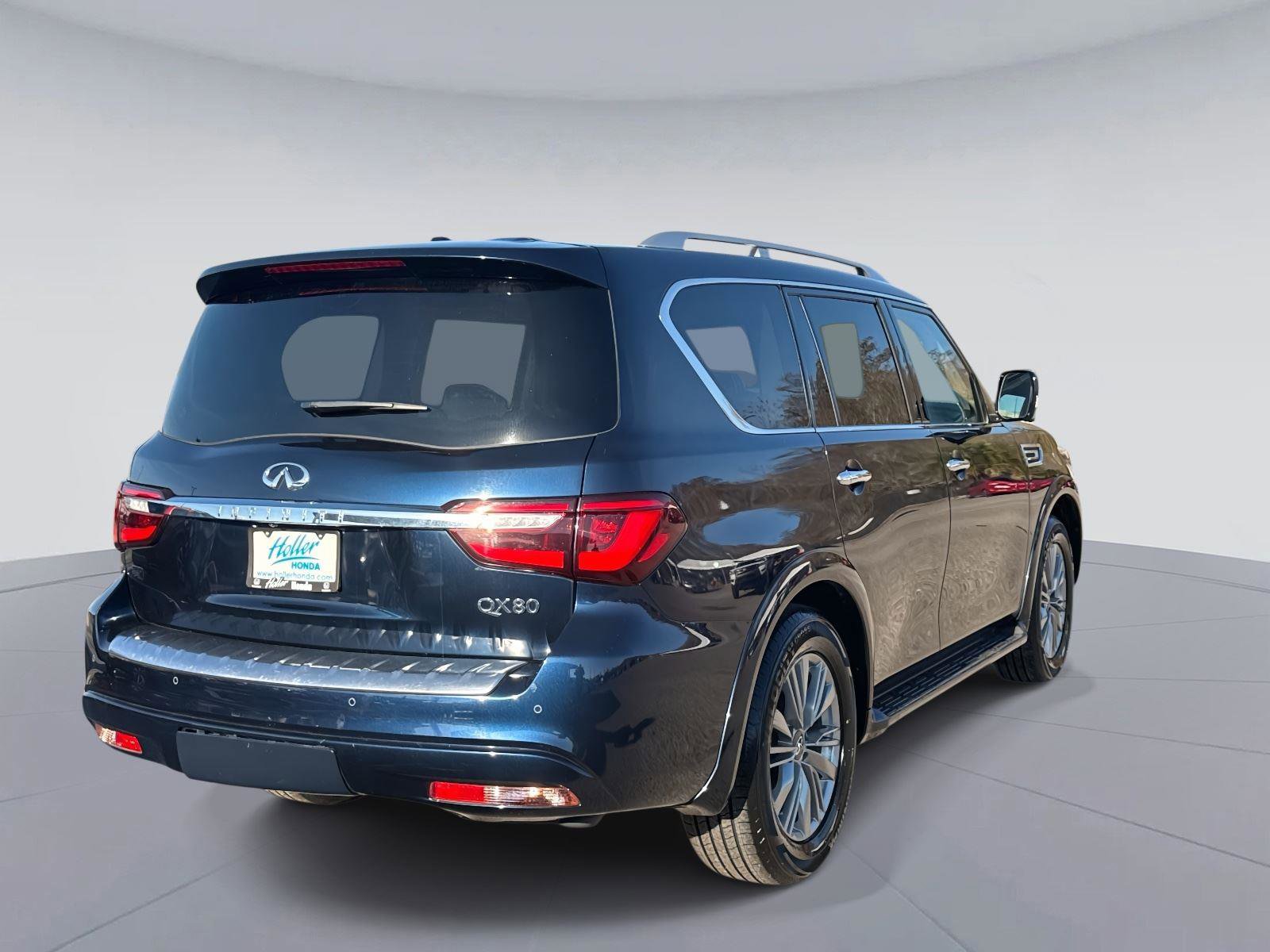 Used 2024 INFINITI QX80 Luxe image 4
