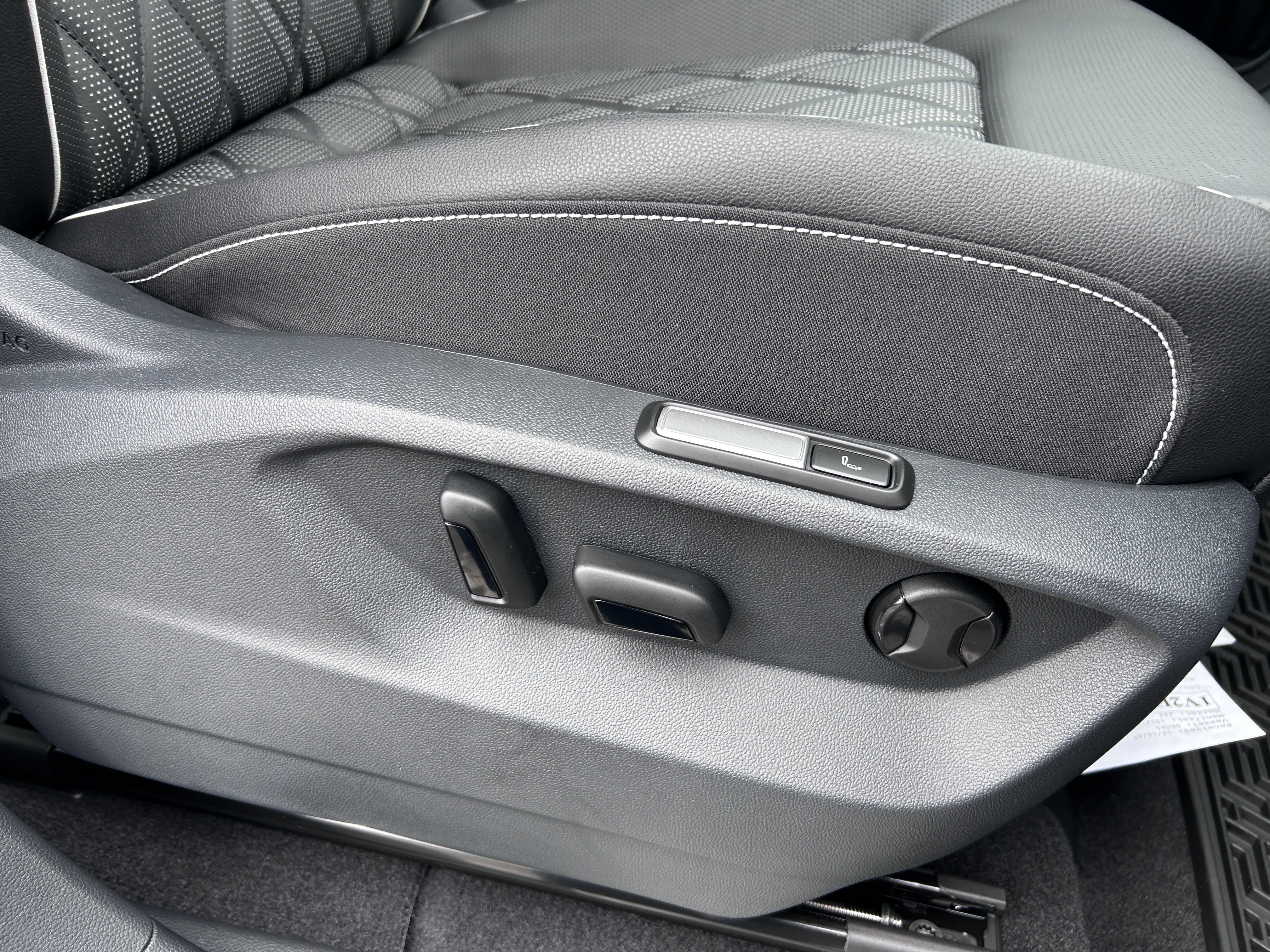 New 2026 Volkswagen Atlas SEL Premium R-Line image 28