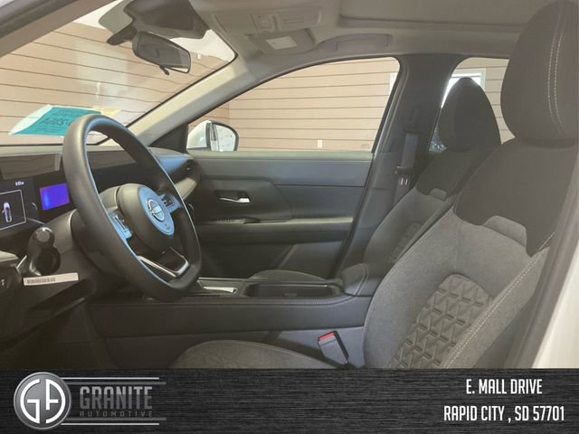 Used 2025 Nissan Kicks SV w/ SV Premium Package image 9