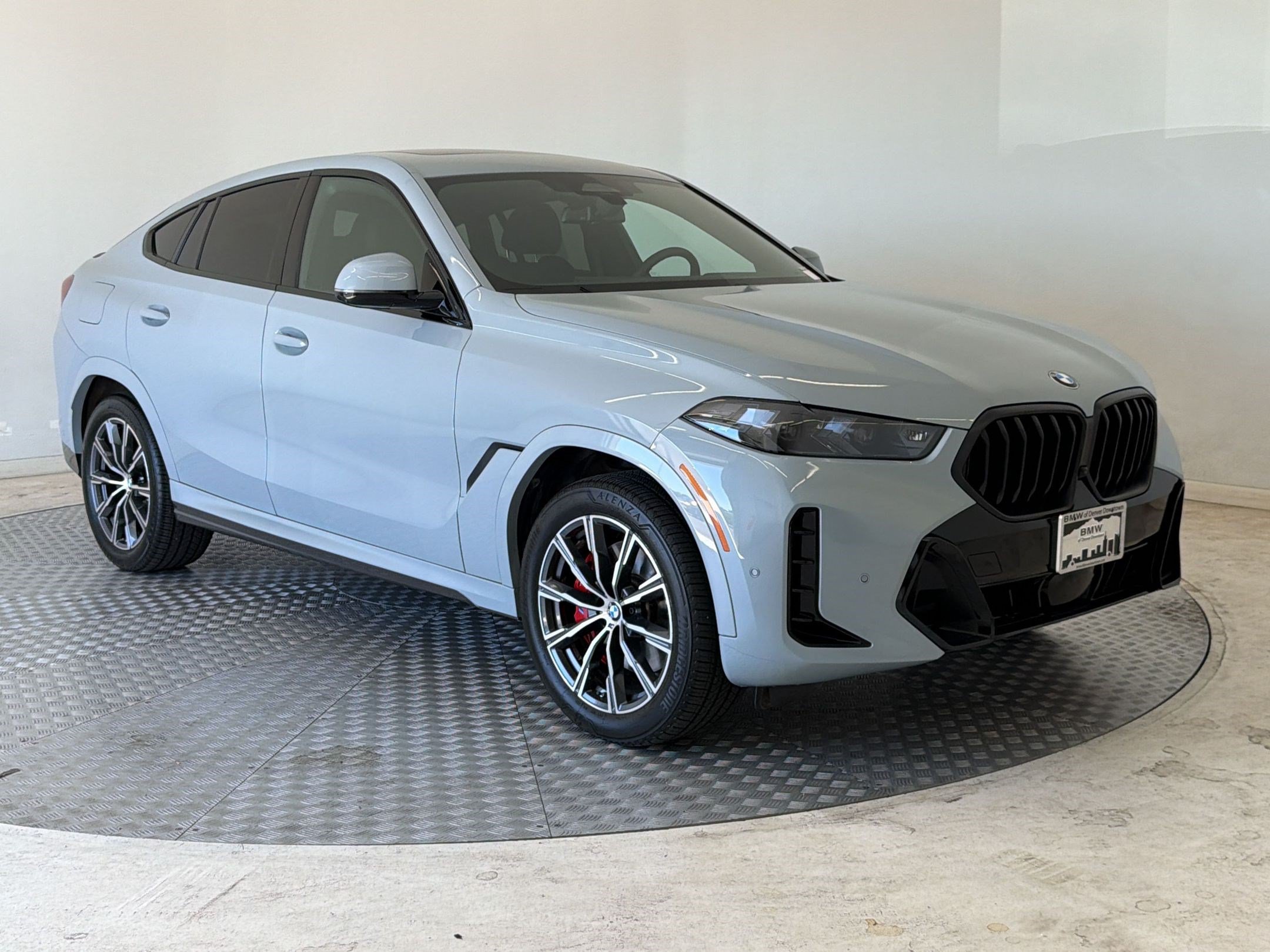 Used 2025 BMW X6 xDrive40i w/ Premium Package AWD/4WD image 7