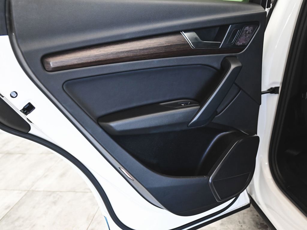 Used 2023 Audi Q5 2.0T Premium w/ Convenience Package image 12