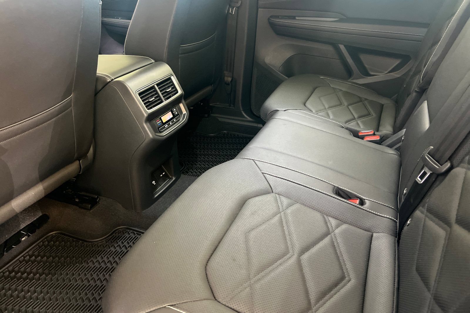New 2026 Volkswagen Atlas SE AWD/4WD image 12