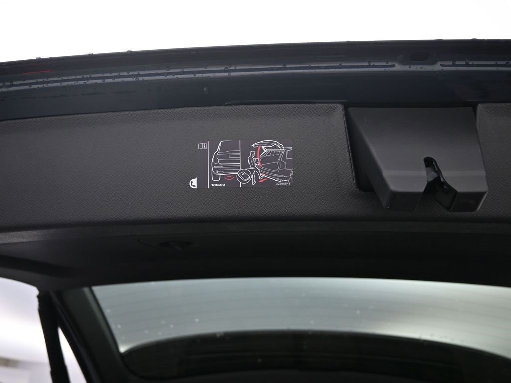 New 2026 Volvo XC90 B6 Plus w/ Protection Package Premier image 33