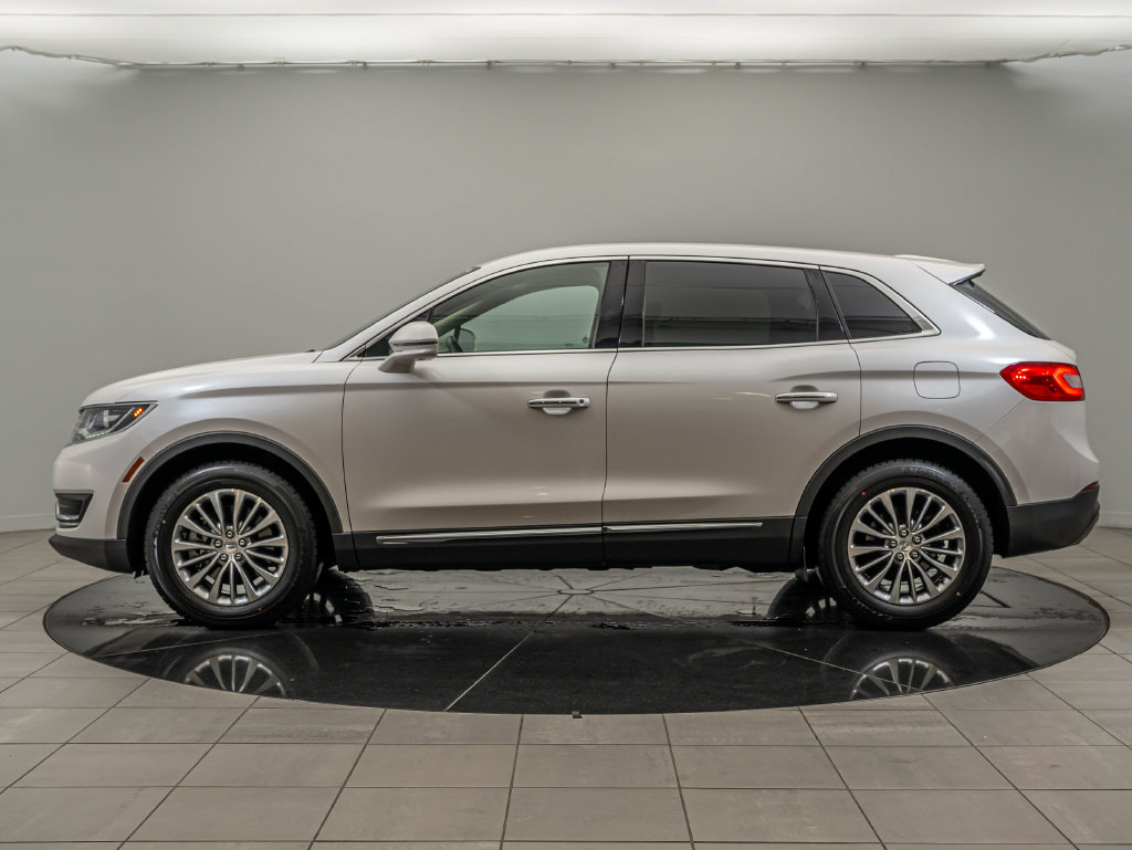 Used 2016 Lincoln MKX Select w/ Select Plus Package AWD/4WD image 8