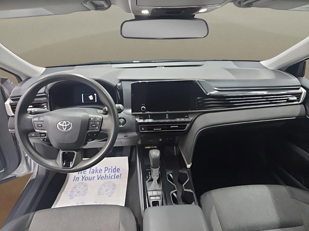 Used 2025 Toyota Camry LE image 21