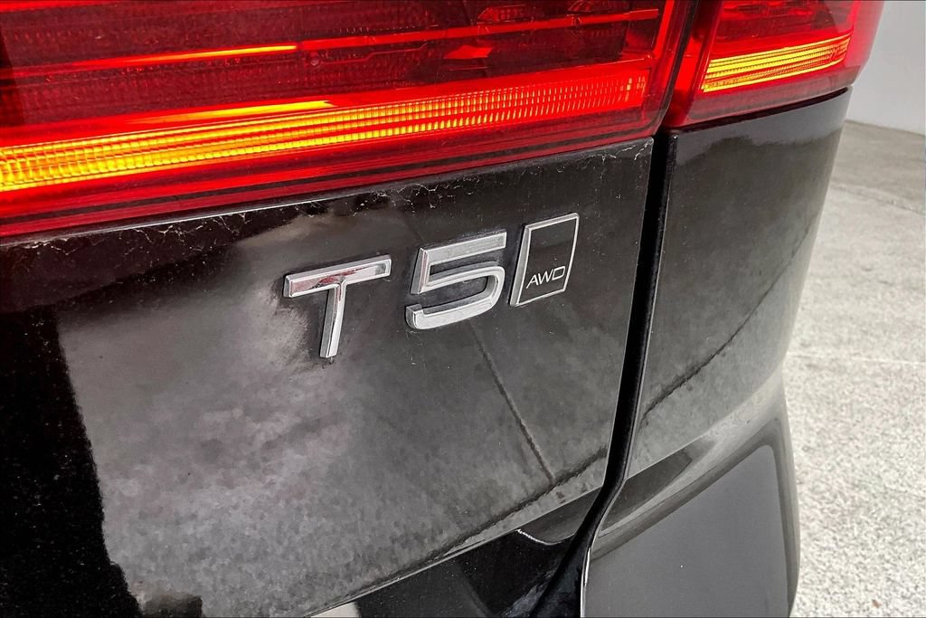 Used 2021 Volvo XC60 T5 Momentum w/ Protection Package Premier AWD/4WD image 36