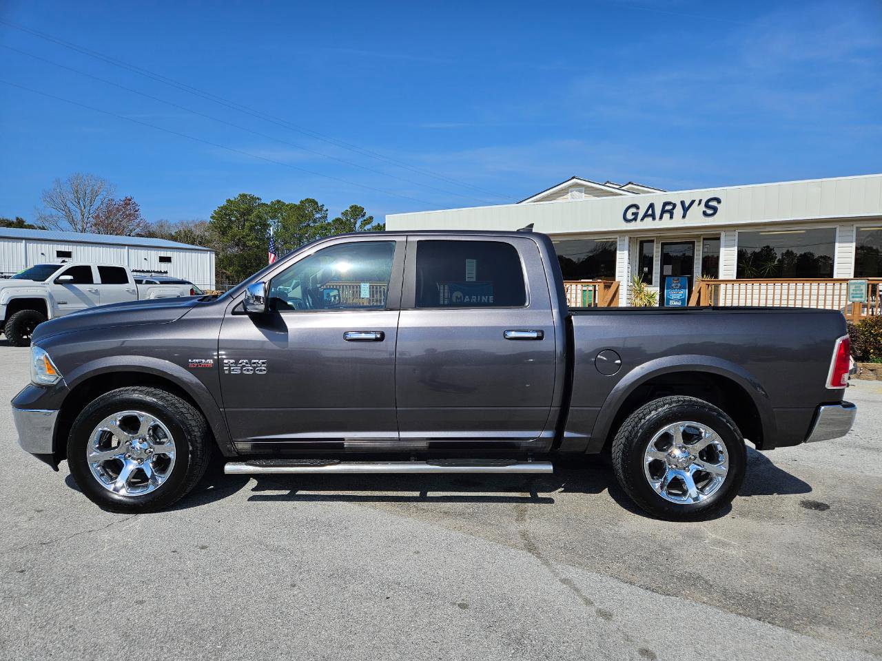Used 2017 RAM 1500 Laramie image 3