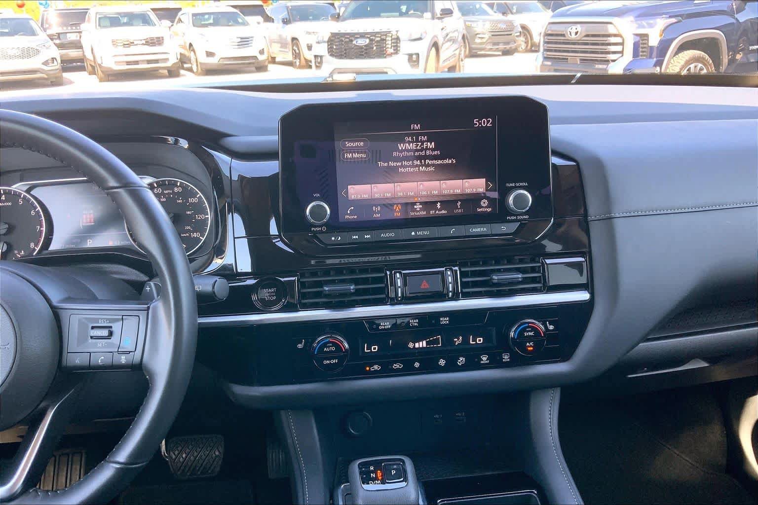 Used 2025 Nissan Pathfinder SV AWD/4WD image 7