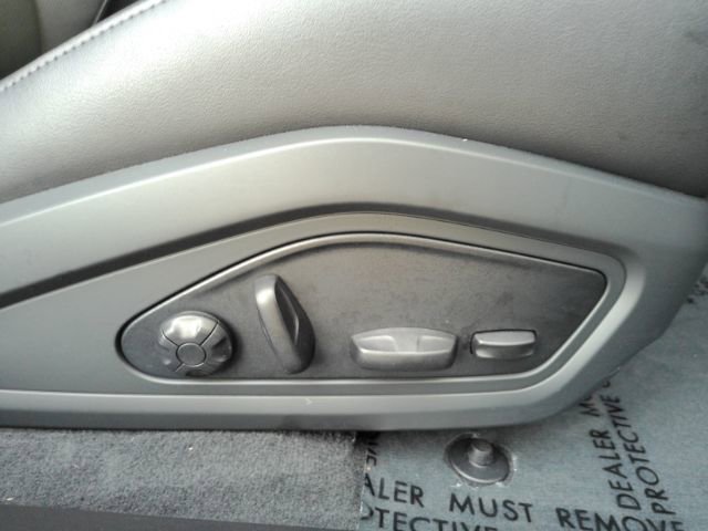 Used 2023 Porsche Taycan w/ Premium Package image 26