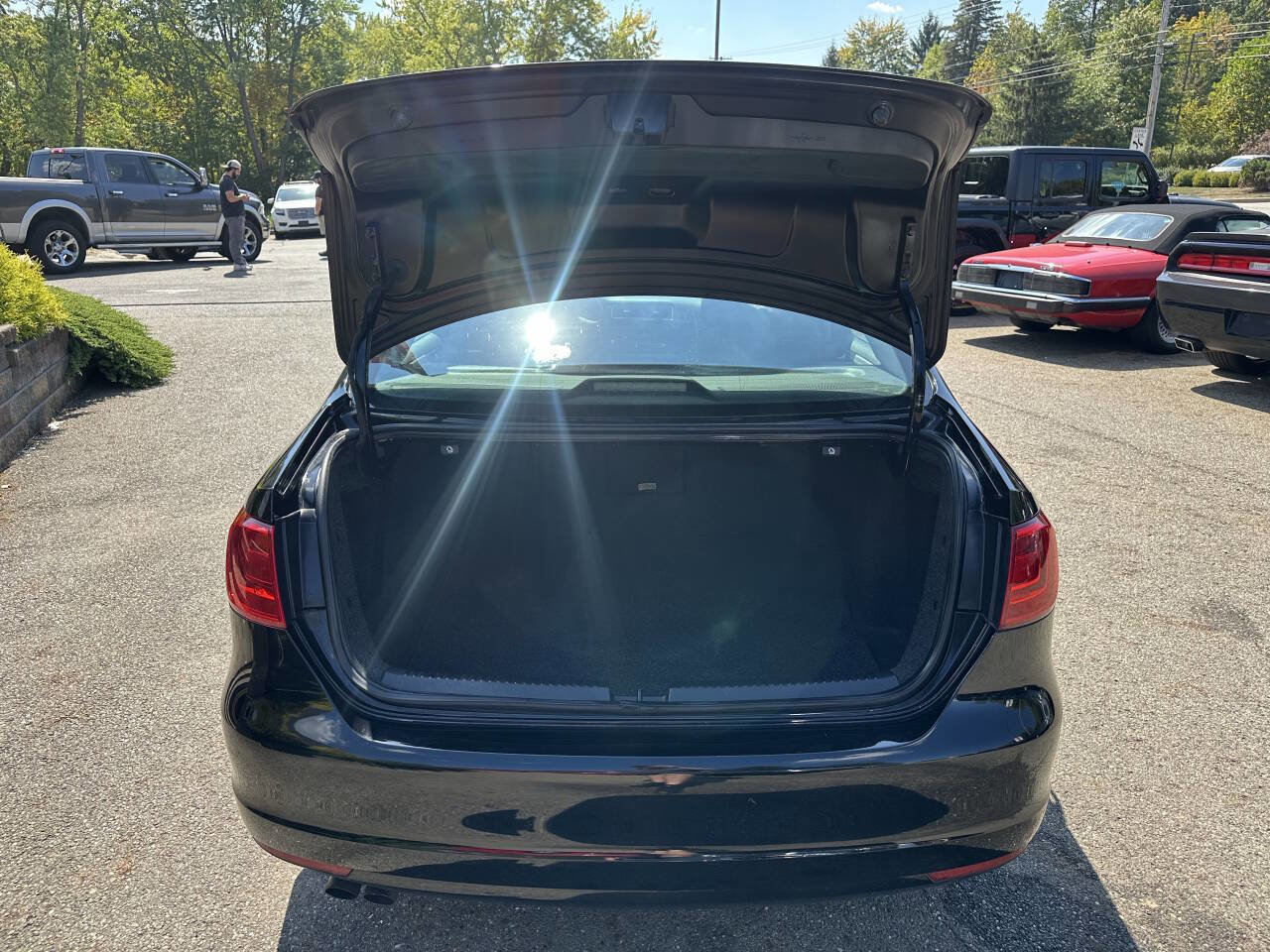 Used 2013 Volkswagen Jetta SE FWD image 6