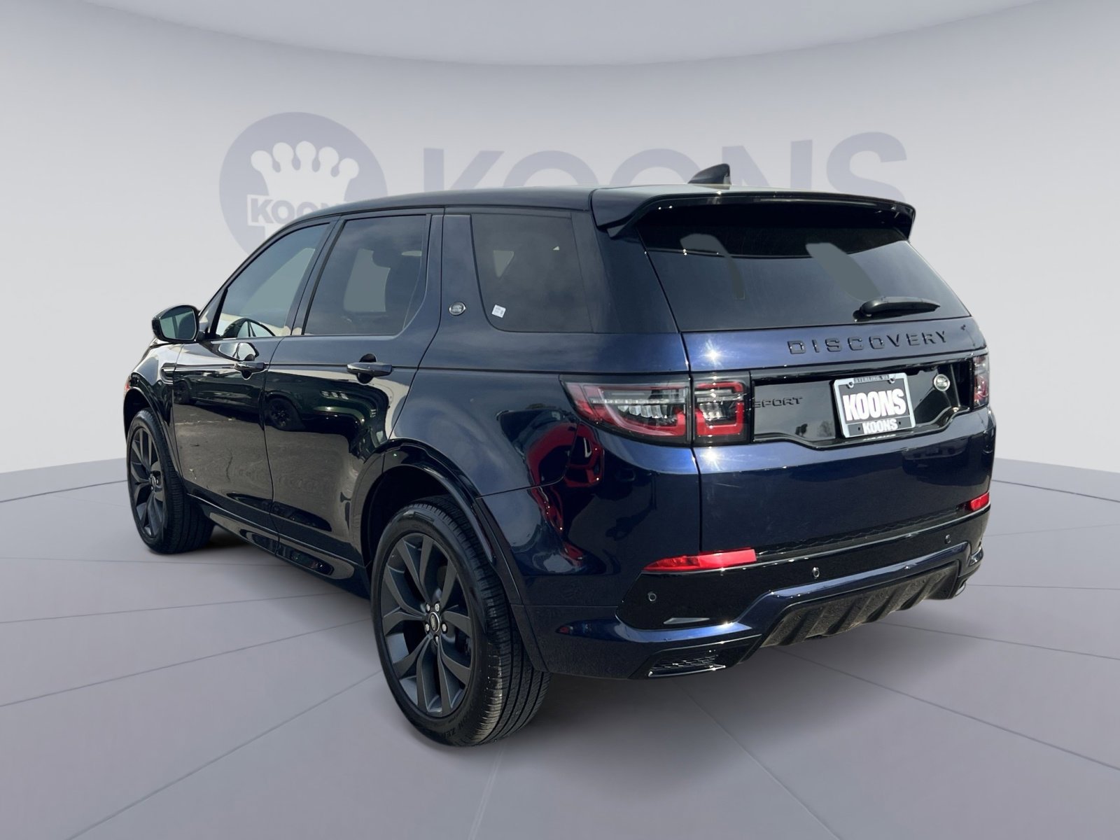 Used 2023 Land Rover Discovery Sport SE R-Dynamic image 8