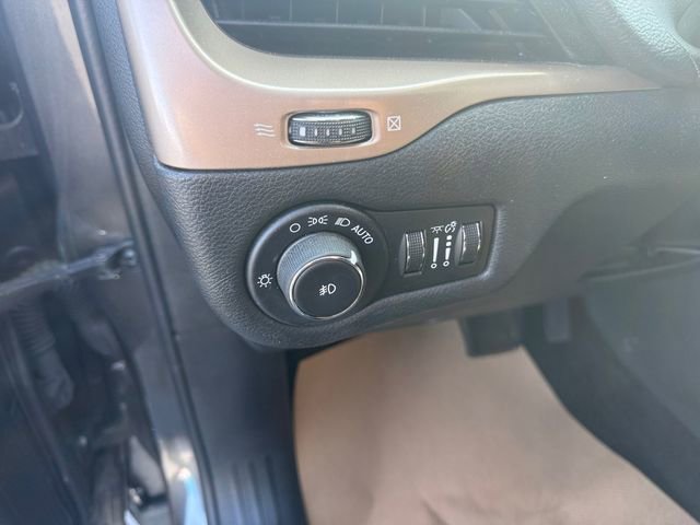 Used 2015 Jeep Cherokee Latitude image 22