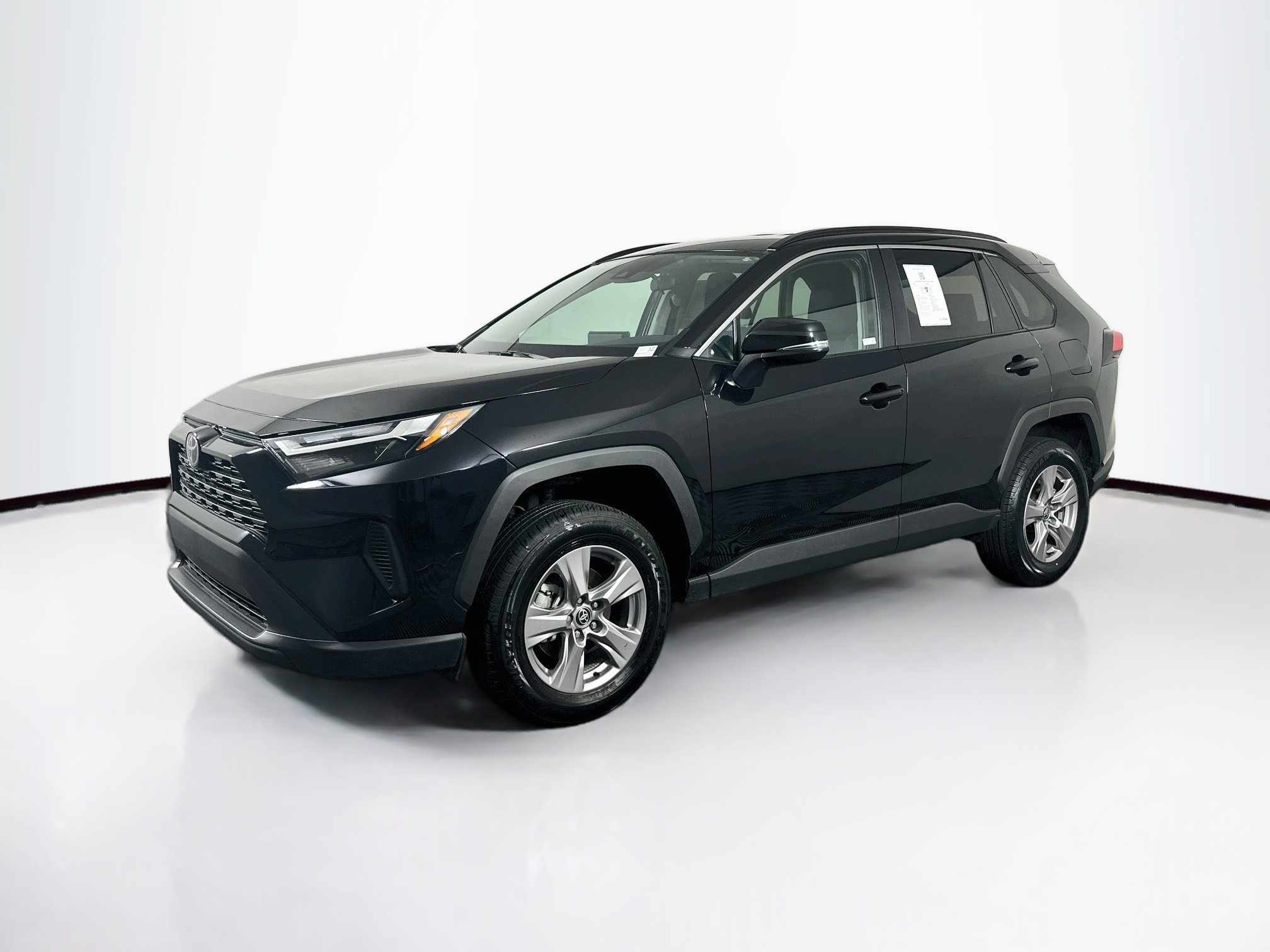 Used 2025 Toyota RAV4 XLE FWD image 3