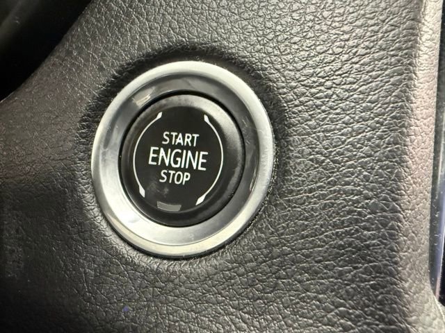 Used 2019 Cadillac XT4 Premium Luxury image 26