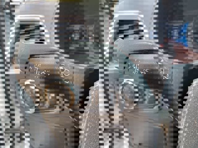 Used 2022 Ford Edge SE image 21