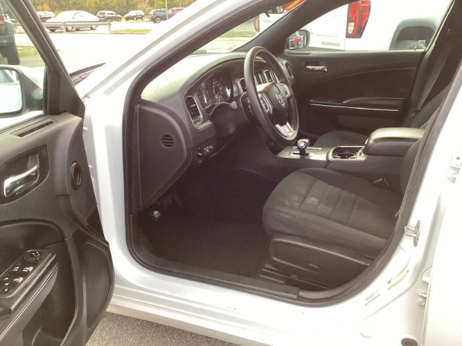Used 2013 Dodge Charger SE w/ Sport Appearance Group image 5