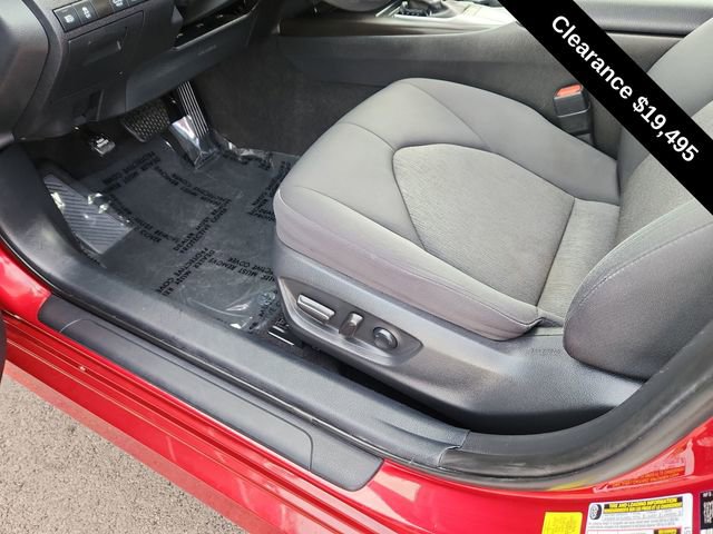 Used 2022 Toyota Camry LE image 18