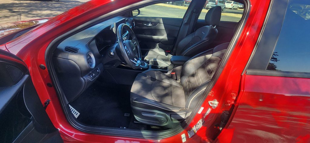 Used 2024 Kia Forte GT-Line w/ GT-Line Premium Package image 5