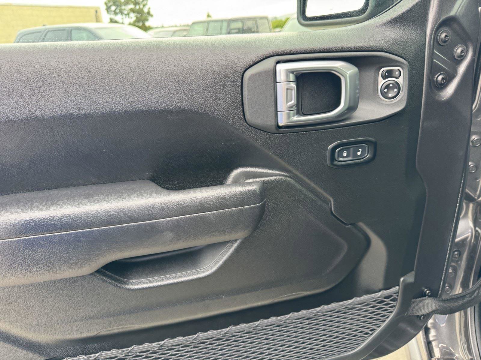 Certified 2025 Jeep Wrangler Unlimited Rubicon 4xe w/ Convenience Group image 17