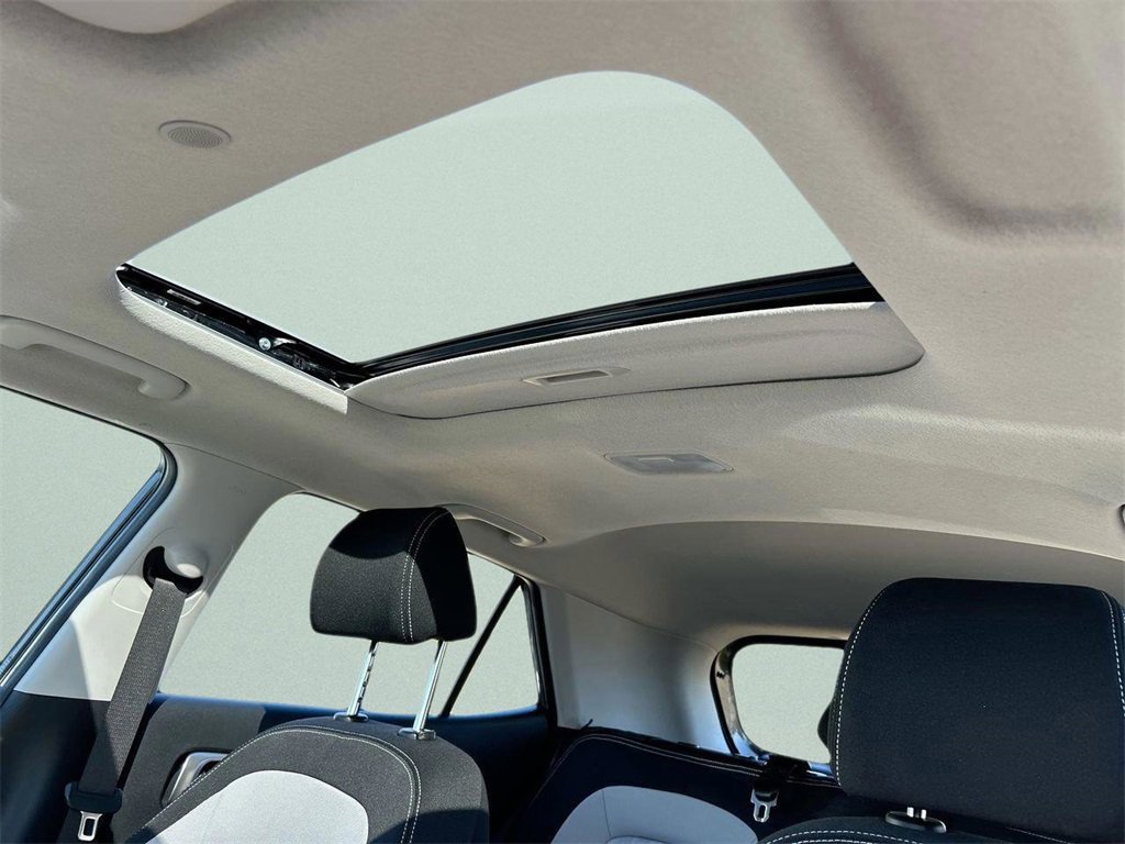 Certified 2024 Hyundai Venue SEL image 24