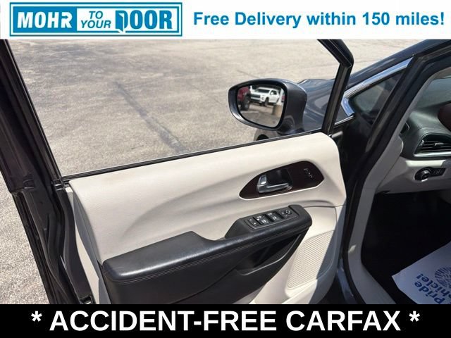 Used 2019 Chrysler Pacifica Limited FWD image 12