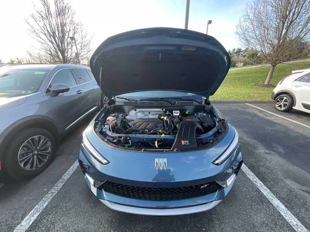 Used 2025 Buick Envista Sport Touring w/ Convenience I Package FWD image 25