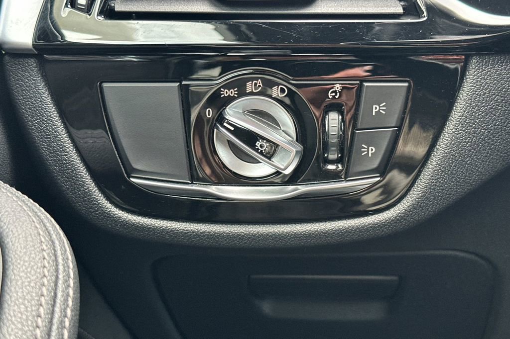 Used 2023 BMW 530e 530e iPerformance w/ M Sport Package image 30