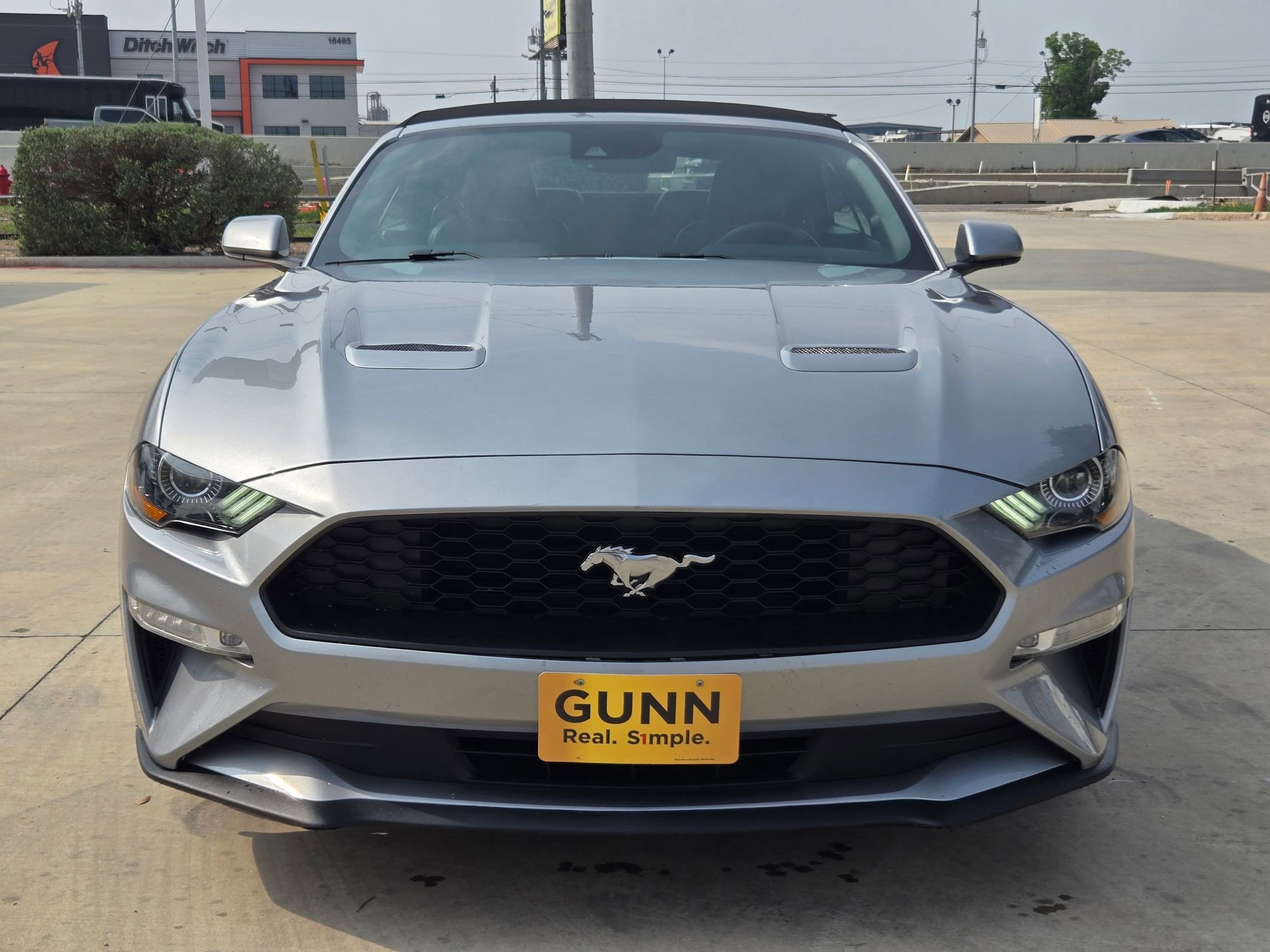 Used 2021 Ford Mustang Premium RWD image 2