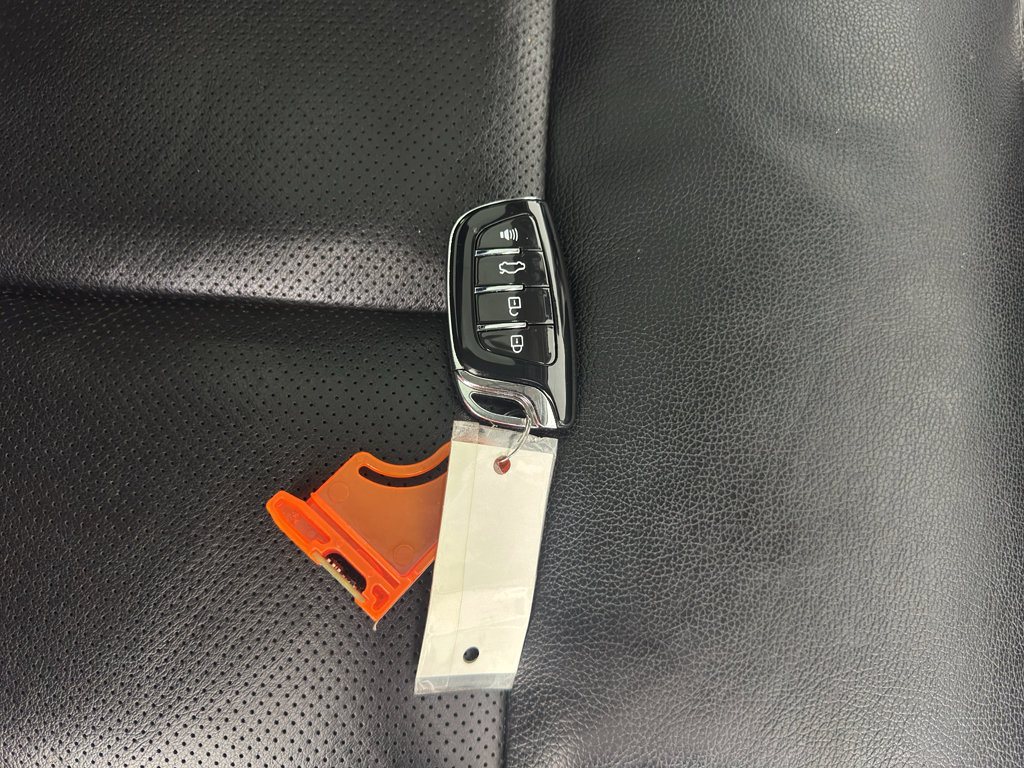 Used 2020 Nissan Titan SL w/ Moonroof Package RWD image 43
