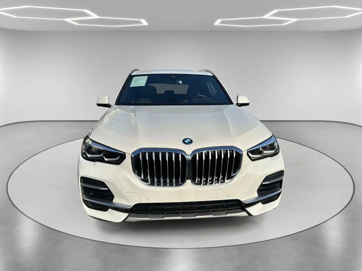 Used 2023 BMW X5 xDrive45e w/ Luxury Seating Package image 2