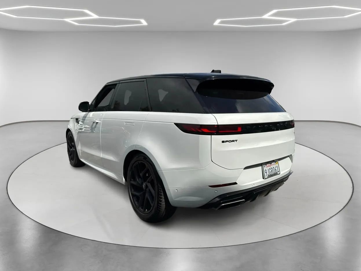 Used 2023 Land Rover Range Rover Sport SE Dynamic image 7