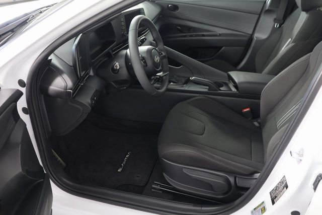Used 2025 Hyundai Elantra Sport FWD image 18