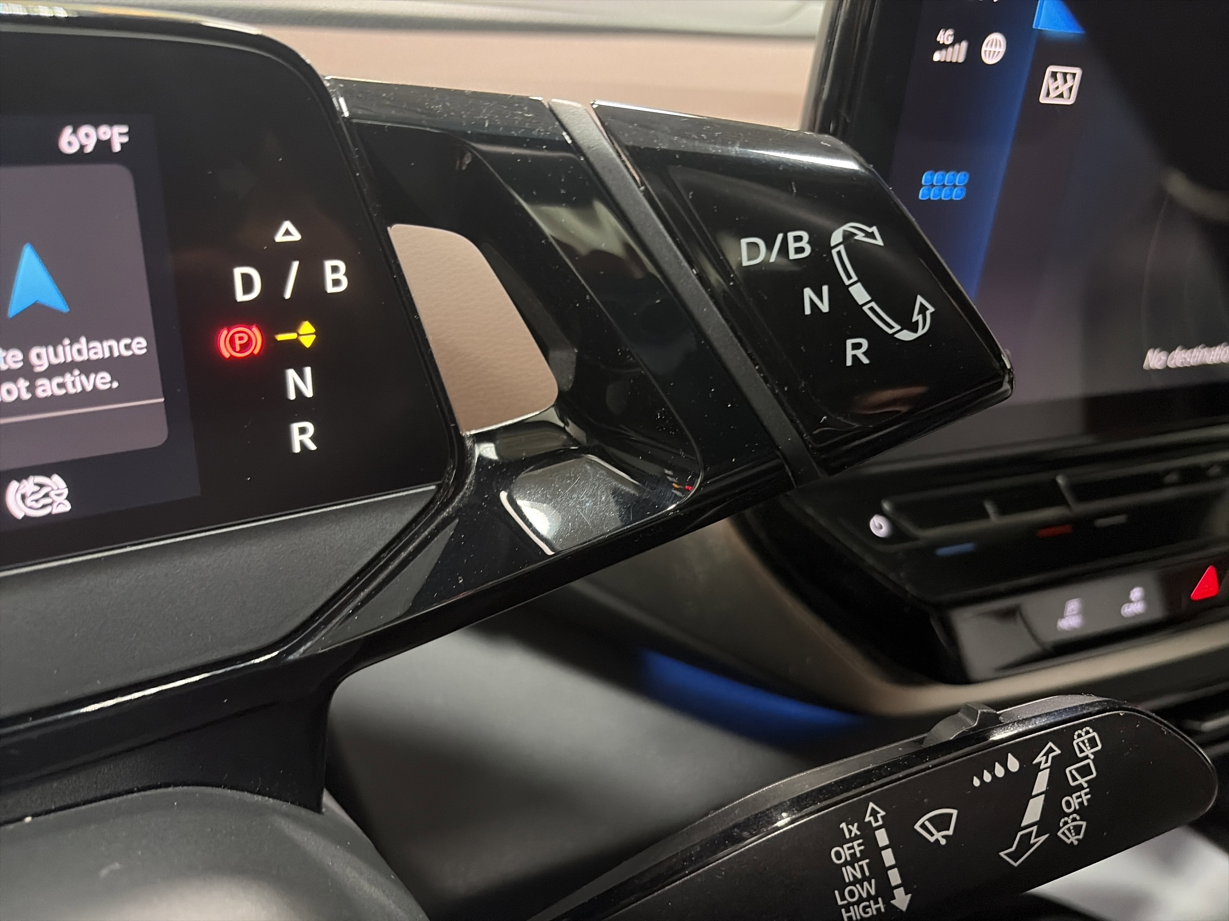 Certified 2023 Volkswagen ID.4 2WD image 23