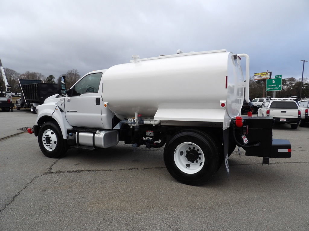 Used 2023 Ford F750 2WD Regular Cab Super Duty image 4