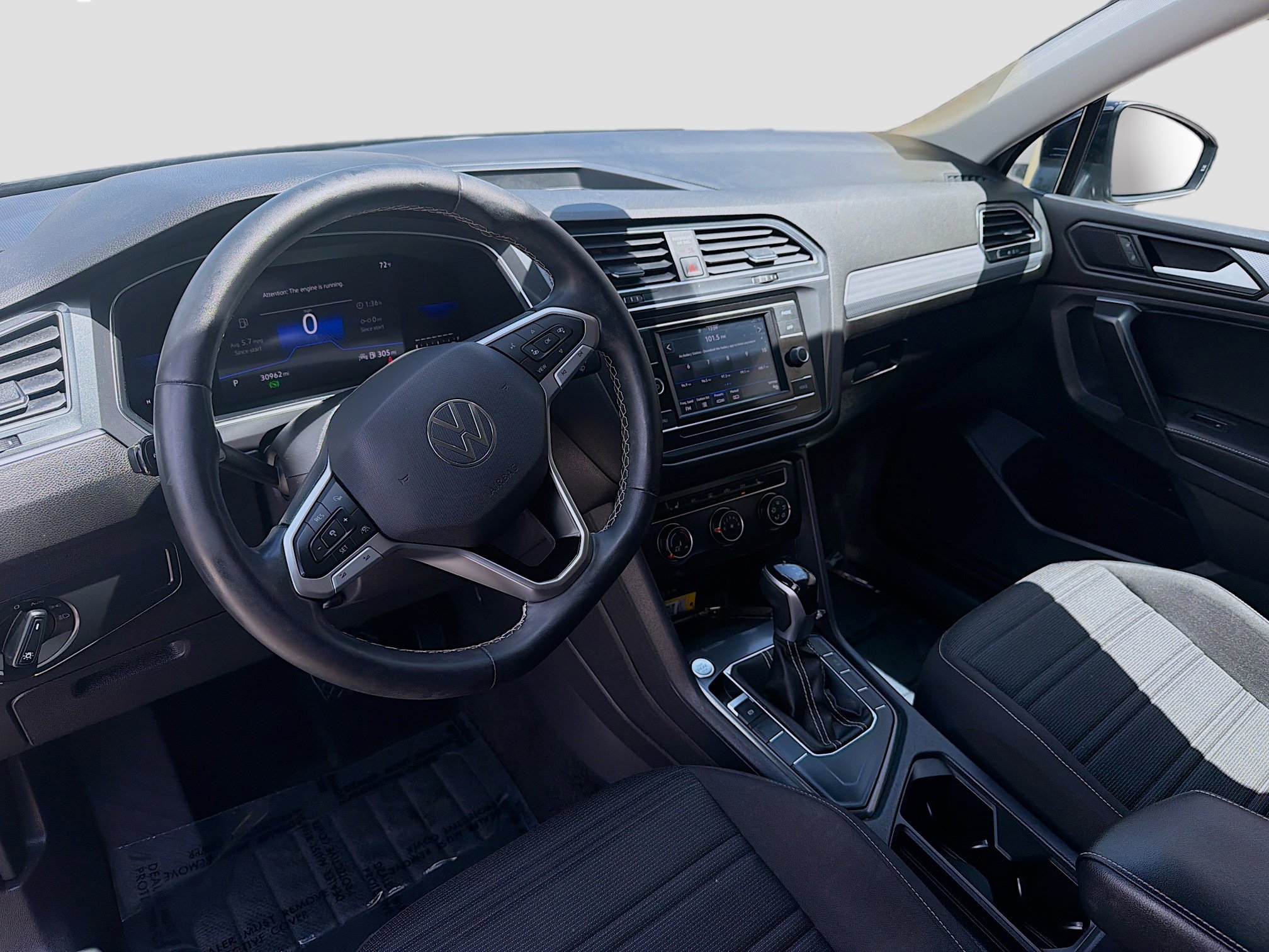 Used 2022 Volkswagen Tiguan S FWD image 9