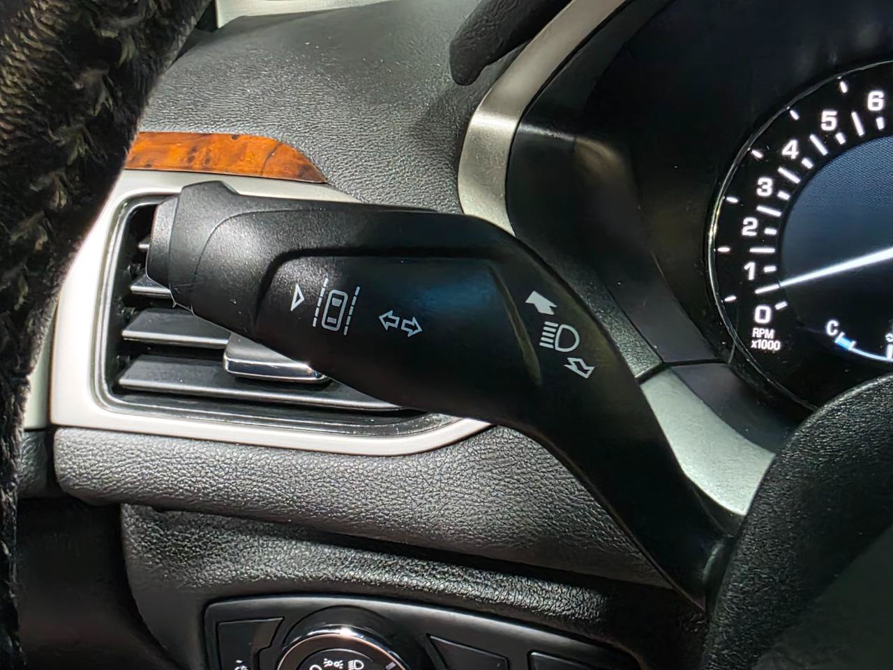 Used 2013 Lincoln MKZ FWD image 41
