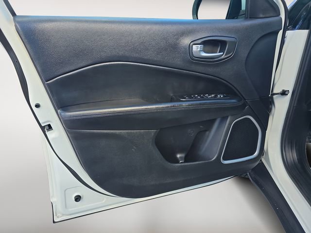 Used 2018 Jeep Compass Latitude image 16