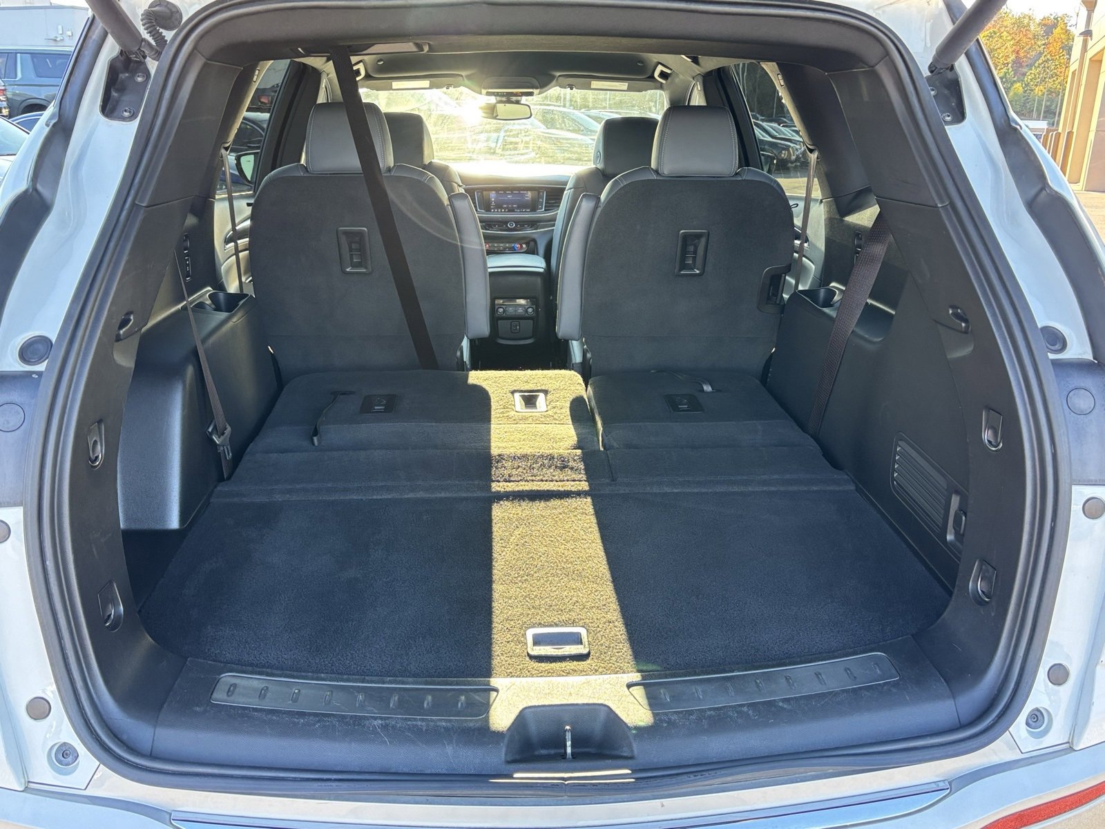Used 2023 Buick Enclave Essence image 17