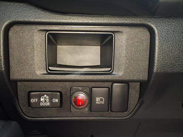 Used 2018 Toyota Tacoma SR w/ SR Convenience Package AWD/4WD image 19