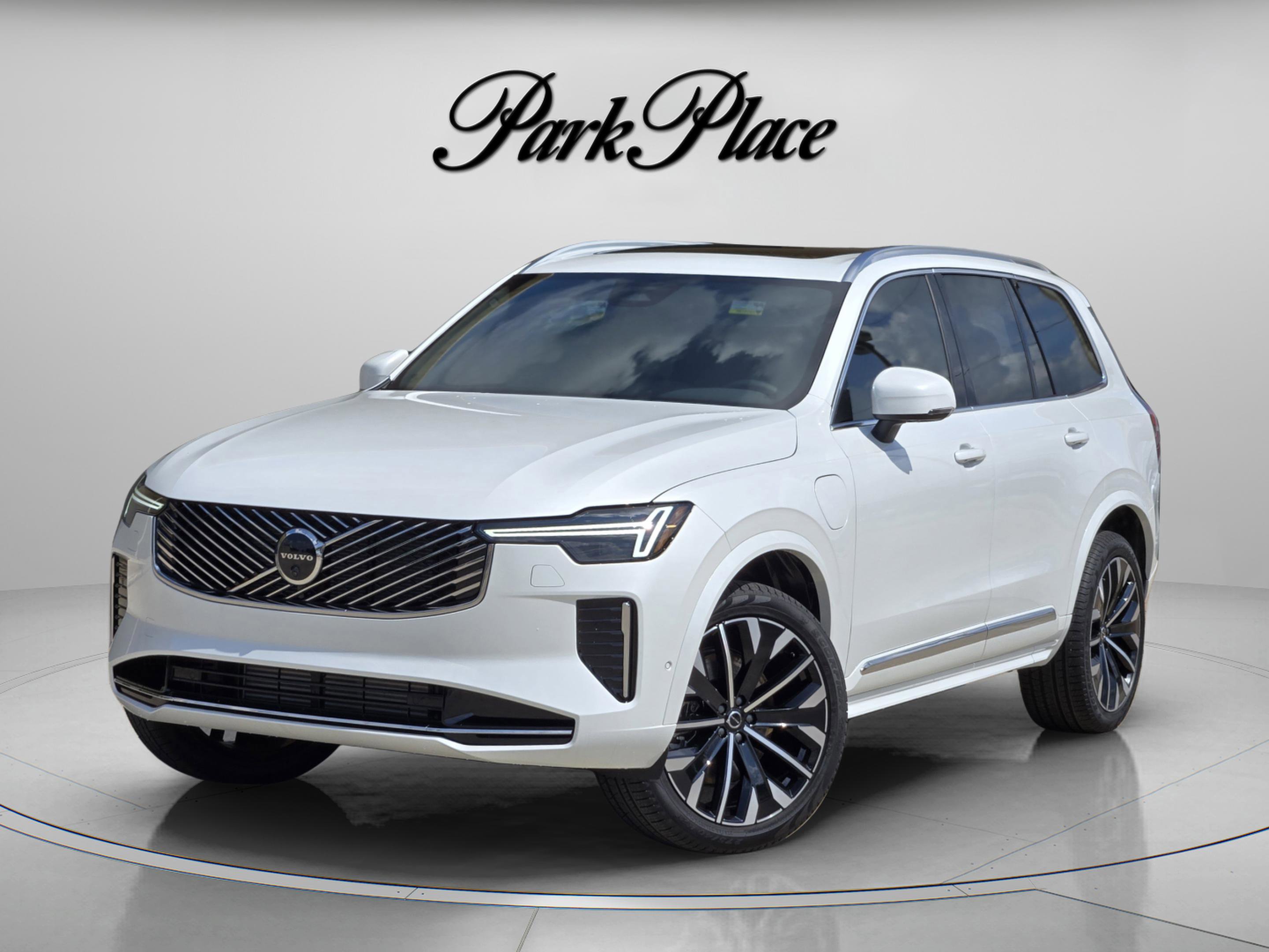 New 2026 Volvo XC90 T8 Plus w/ Protection Package Premier