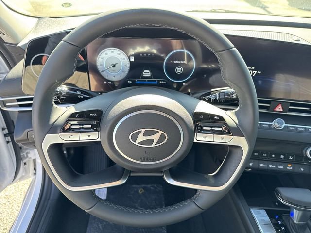 Certified 2025 Hyundai Elantra SEL image 23