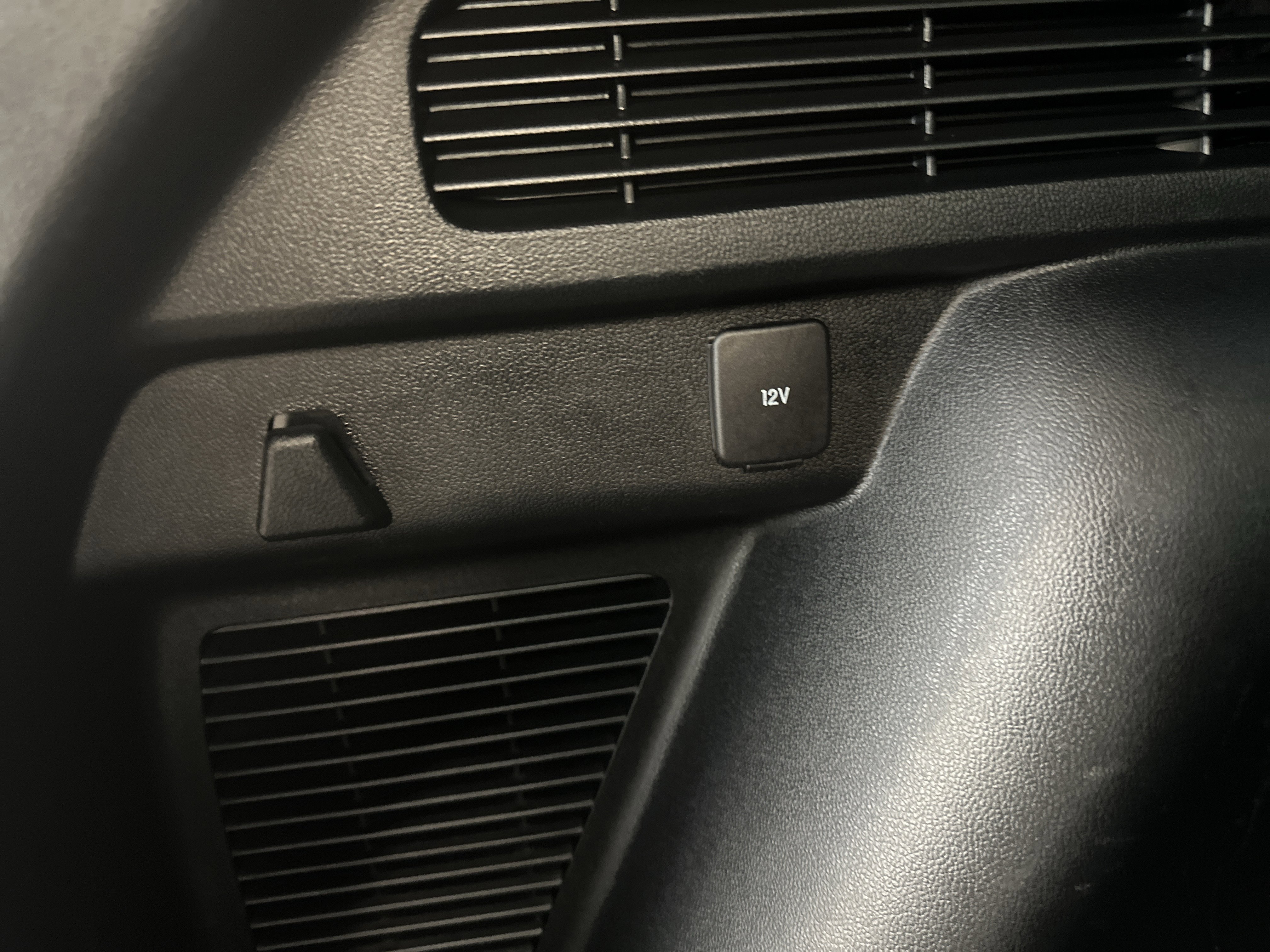 Used 2022 Ford Escape SEL w/ SEL Stealth AWD Package image 28