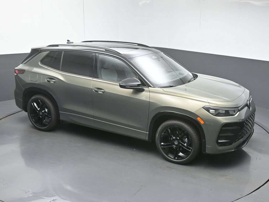 New 2026 Volkswagen Tiguan SE R-Line FWD image 45